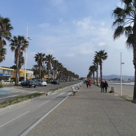 Les Romarins Appartement Climatise La Seyne-sur-Mer Luaran gambar