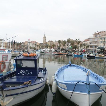 Les Romarins Appartement Climatise La Seyne-sur-Mer Luaran gambar
