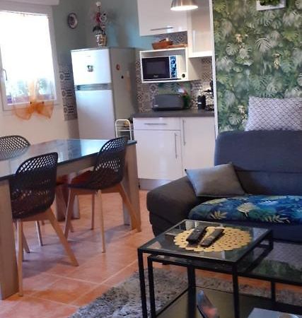 Les Romarins Appartement Climatise La Seyne-sur-Mer Luaran gambar