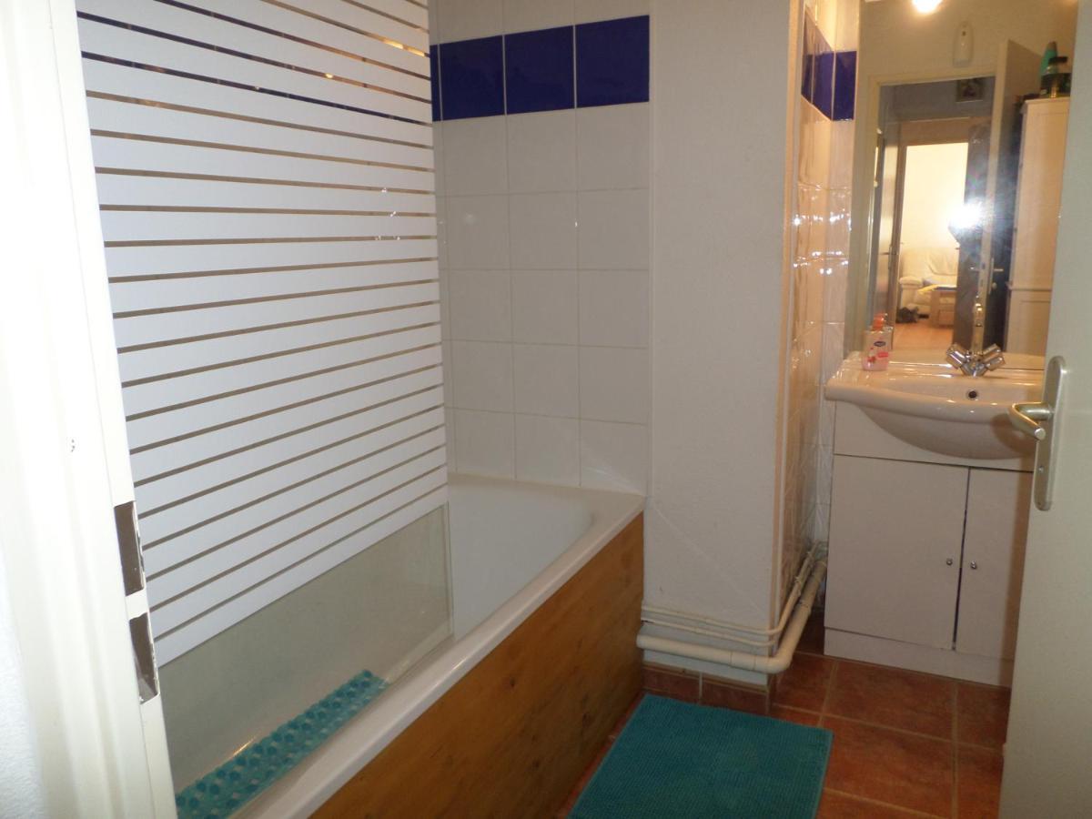 Les Romarins Appartement Climatise La Seyne-sur-Mer Luaran gambar