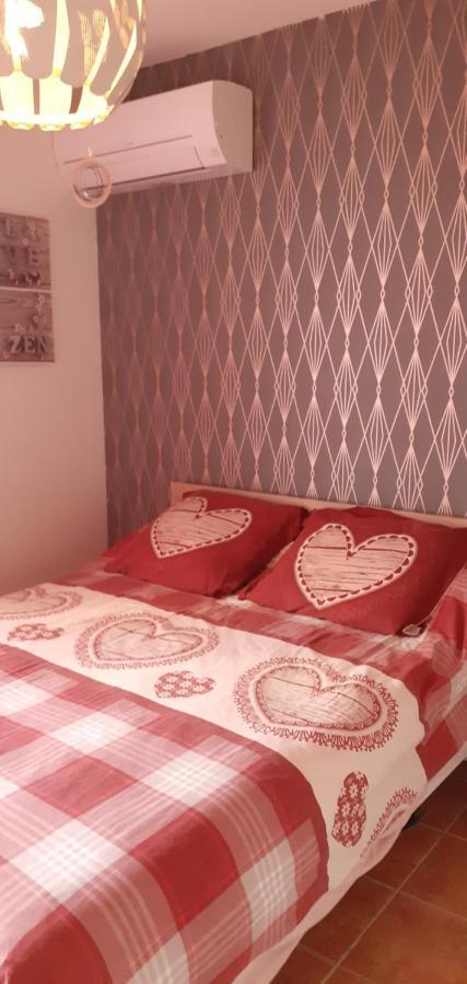 Les Romarins Appartement Climatise La Seyne-sur-Mer Luaran gambar
