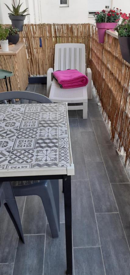 Les Romarins Appartement Climatise La Seyne-sur-Mer Luaran gambar